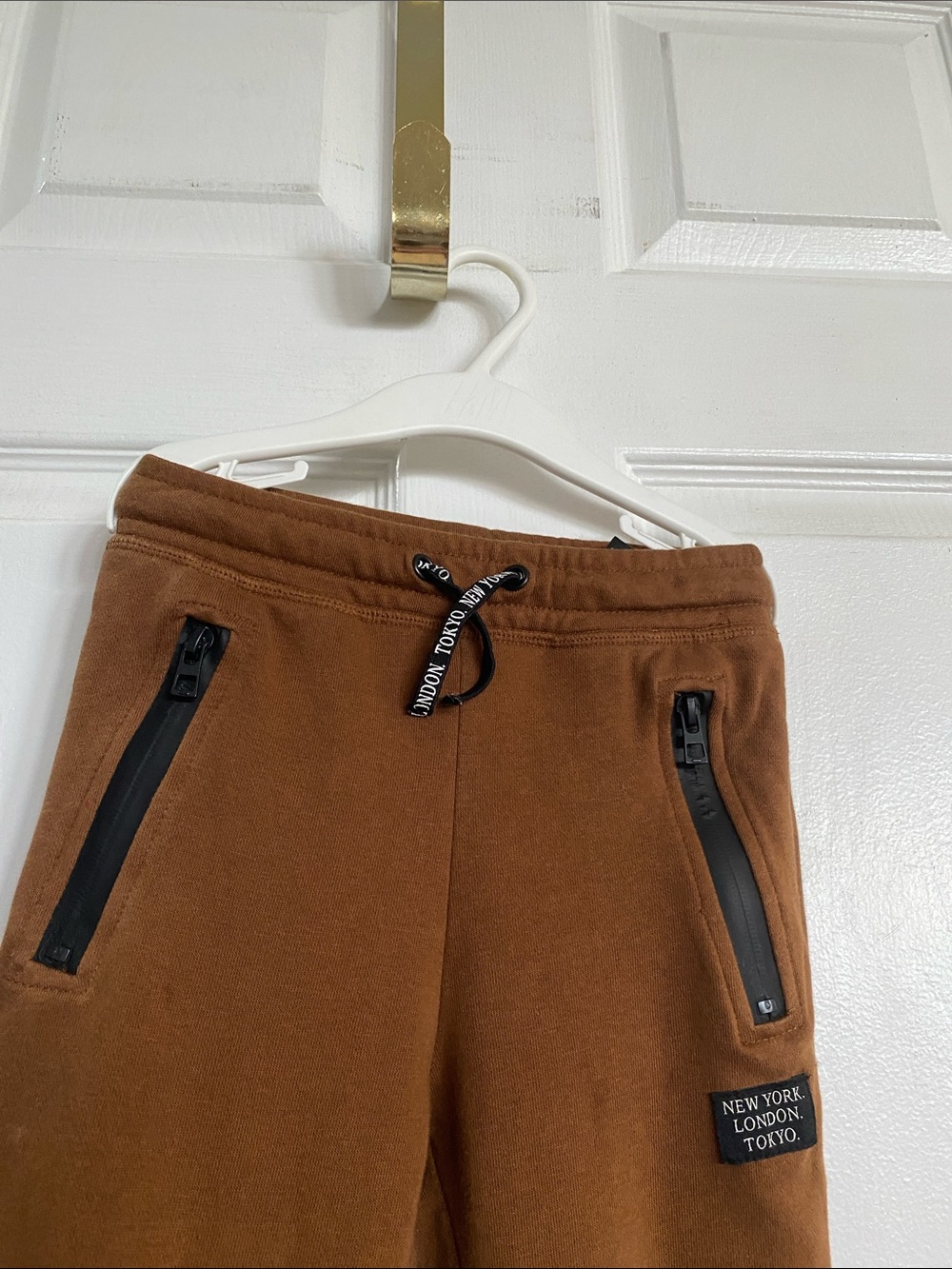 H&M Kids Tech Zip Joggers - Muted Brown - Size 4-5T (EUC) - Picture 4 of 11